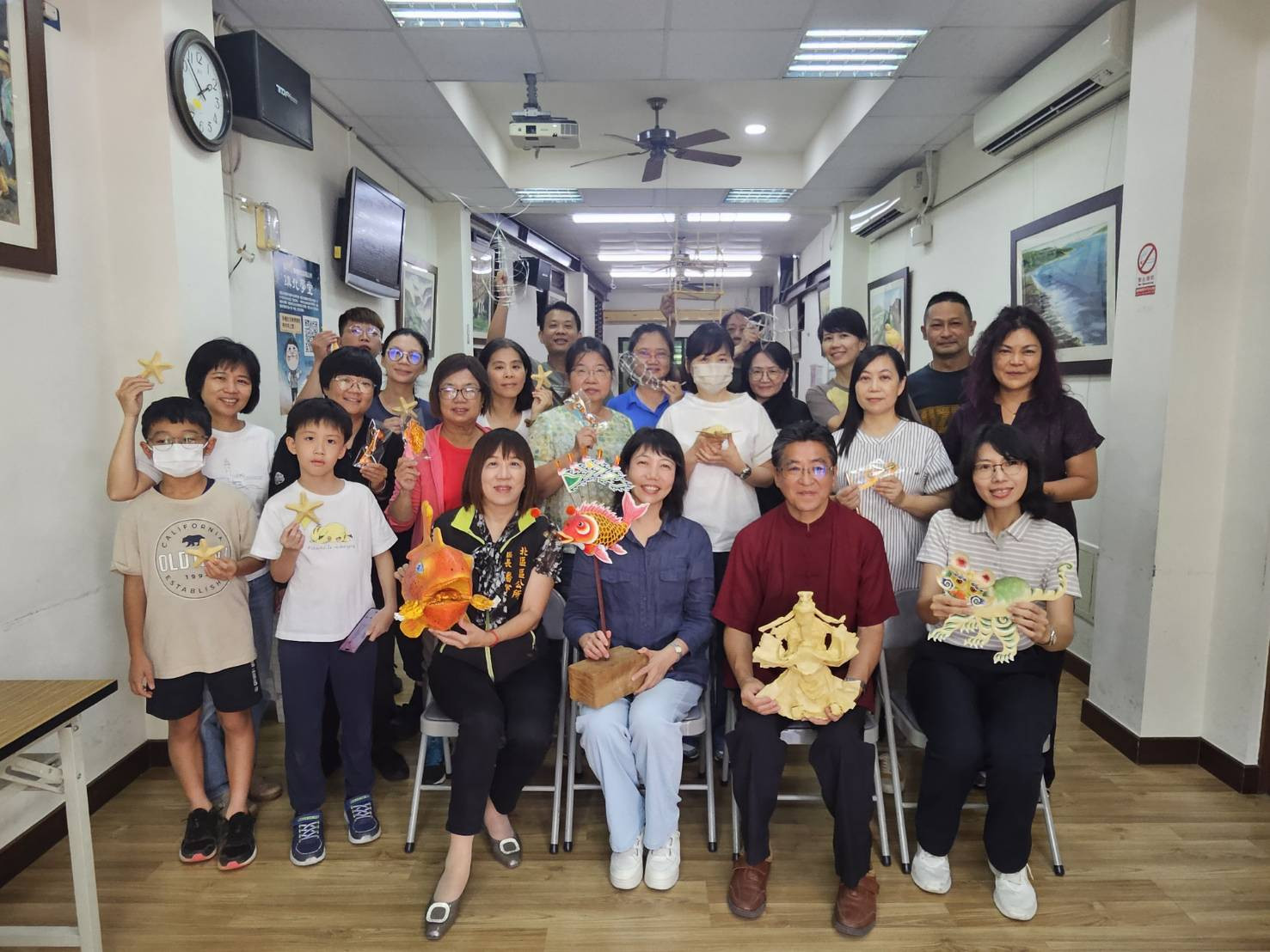 工藝傳公益－糊紙送福氣紙糊藝品送愛心...